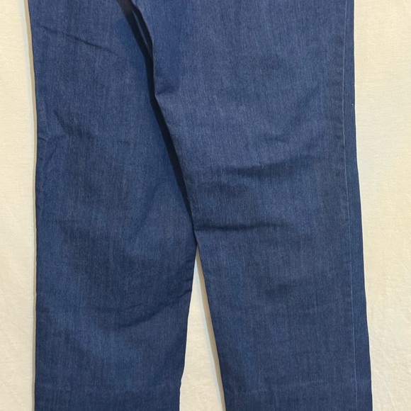 B-238 Alfred Dunner Back Elastic Waist Flat Front Denim Blue Jeans Size 8 - Picture 7 of 14